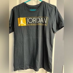 Jordan’s men medium graphic T-shirt